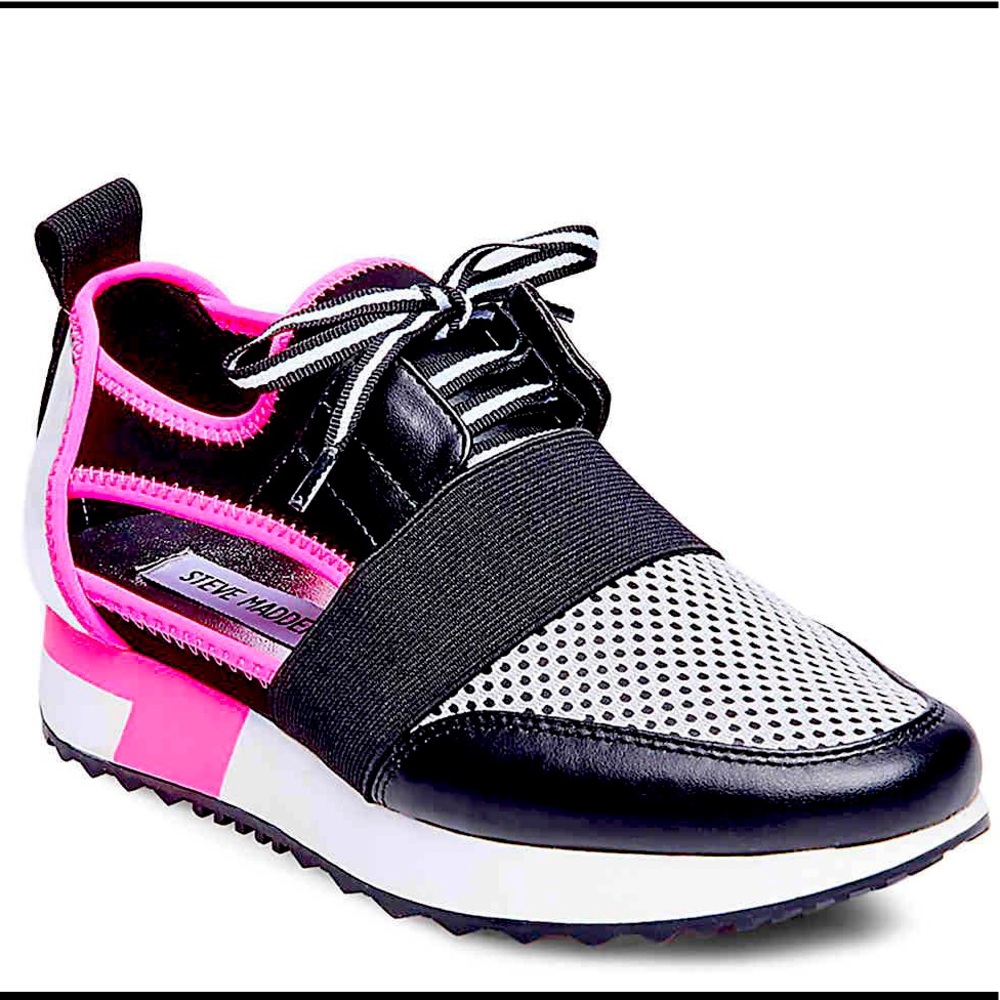 SM Sneaks